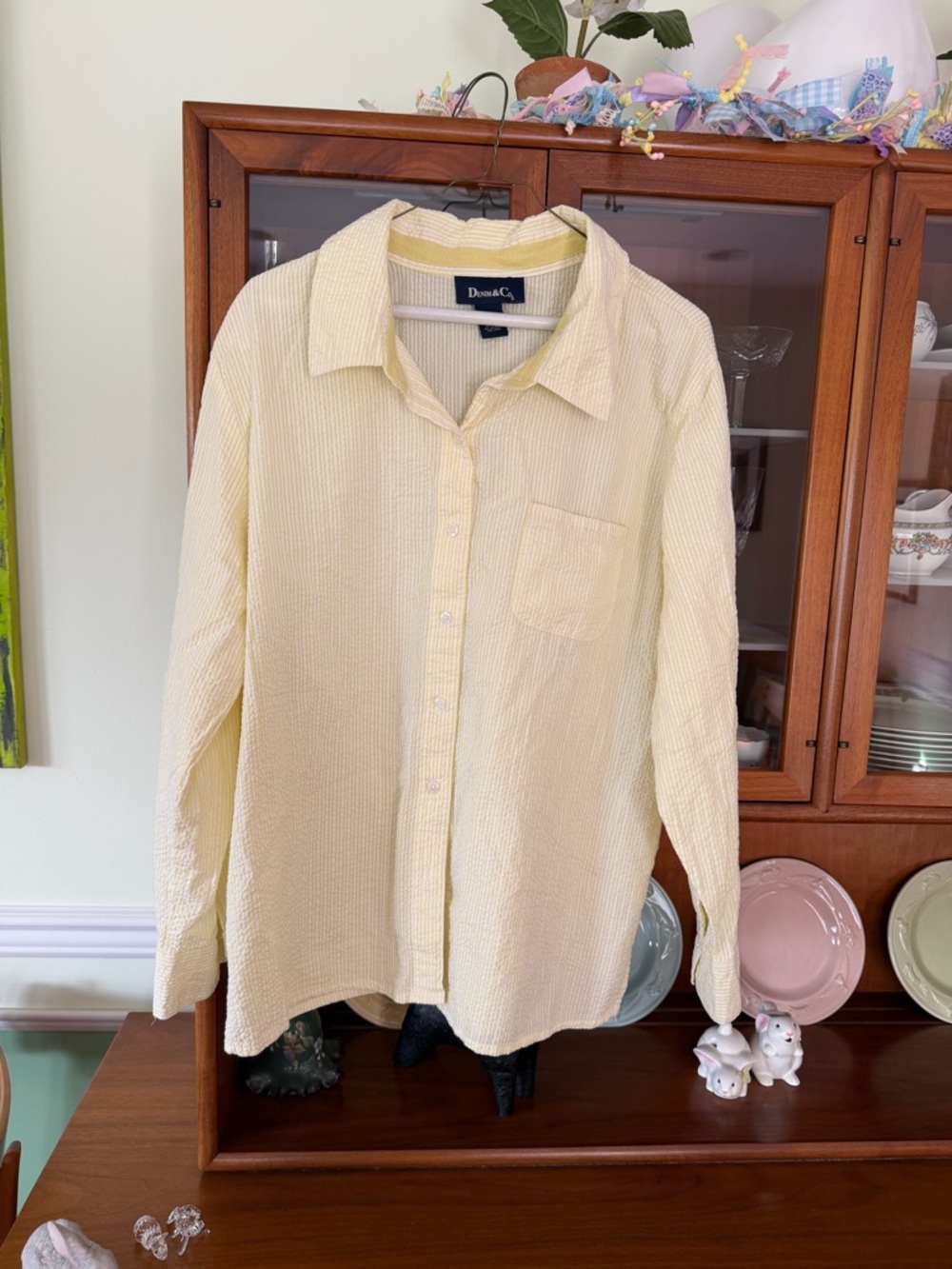 Denim & Co women’s yellow cotton seersucker long sleeve button  shirt. Size L